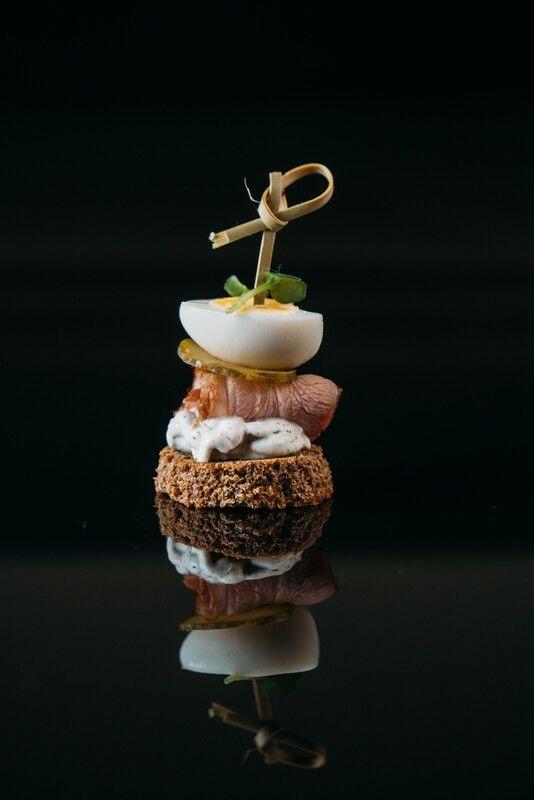 Канапе свинина