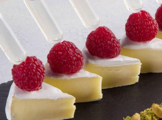 Канапе МАЛИНА СЫР