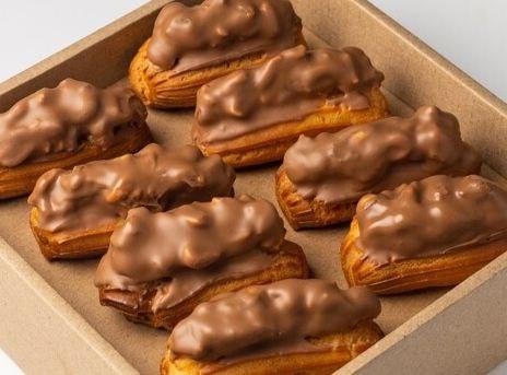 Профитроль шоколад с орехами Профитроль шоколад с орехами